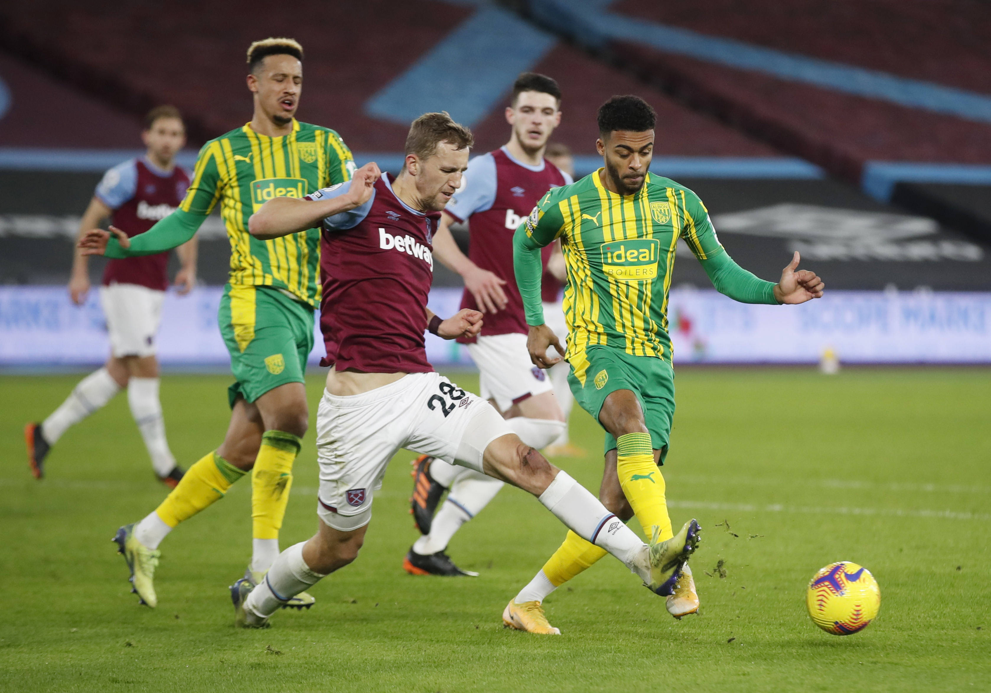 褒貶不一 褒貶不一